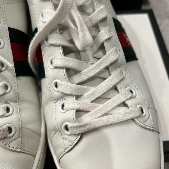 Women Gucci Sneakers - Picture 8 of 10
